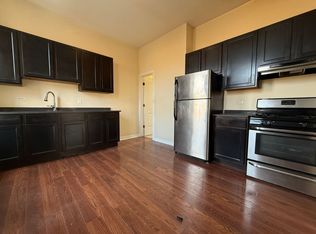 3235 S Racine Ave #2F, Chicago, IL 60608