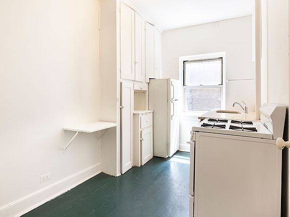 5th image of 318 E 83rd St #5E