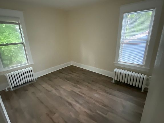 3rd image of 260 Morris St APT 1