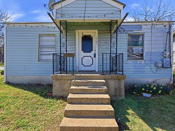 2nd image of 1703 Navaro St