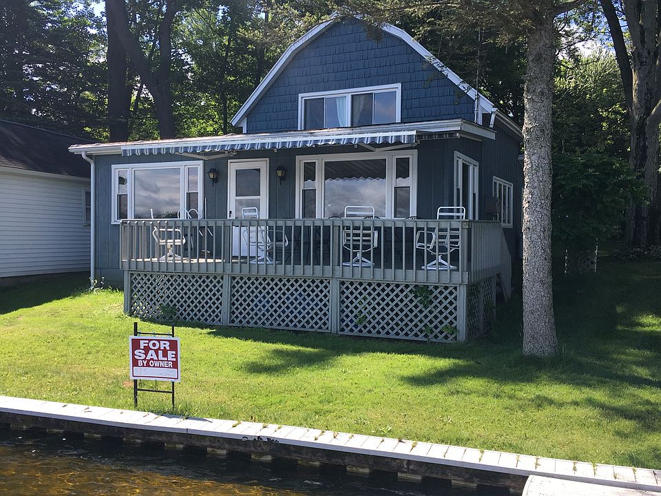 1st image of 47422 Woodland Dr