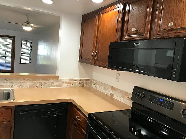 2032 N Carpenter Rd — Photo 32