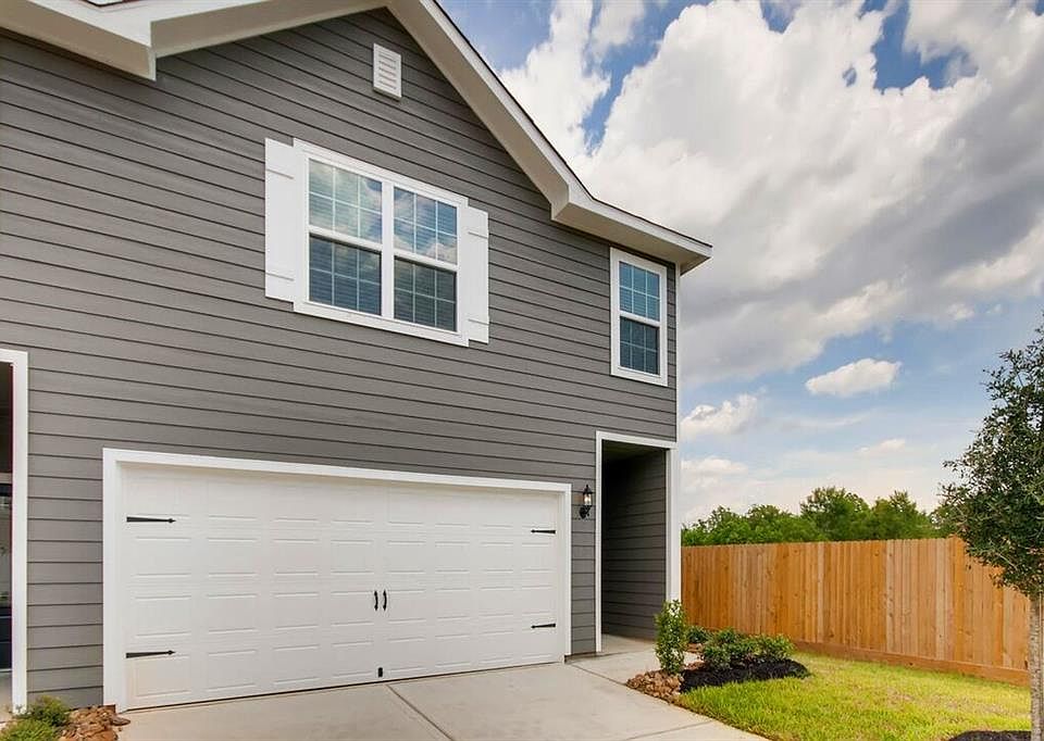 1st image of 501 Pine Cove Ln