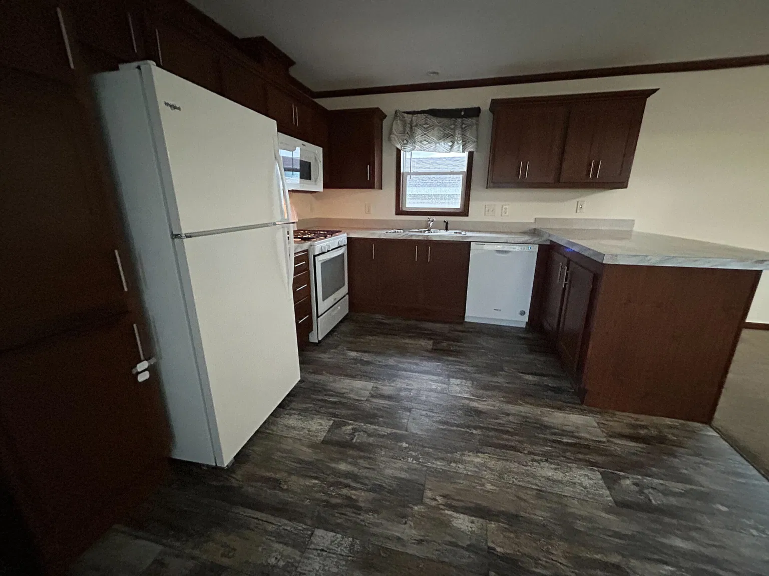 Autumn Ridge — Photo 2