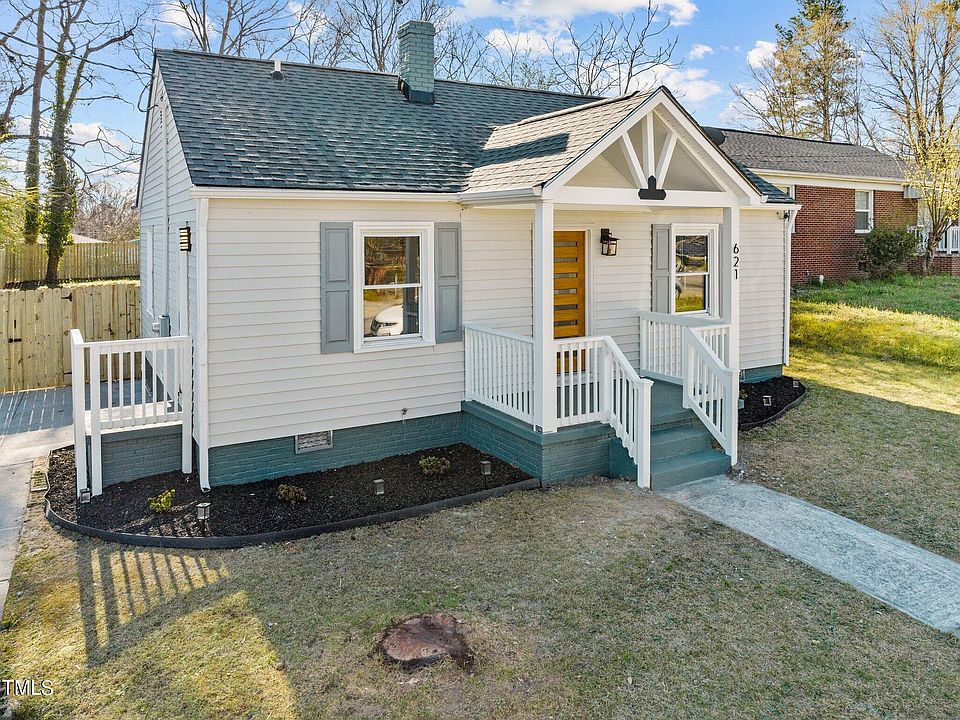 1st image of 621 Bacon St