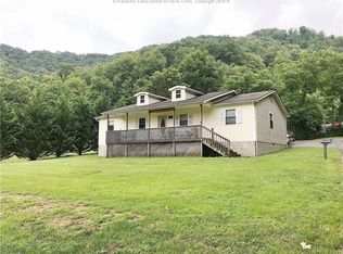 14 Joyce Dr, Chapmanville, WV 25508
