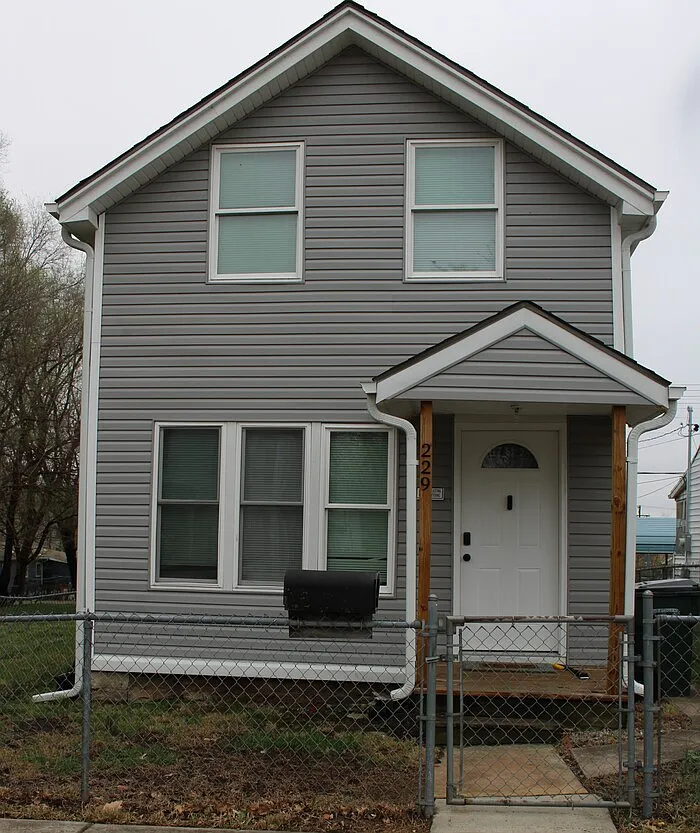3 bed, 1.5 bath, $1,650 — Photo 1