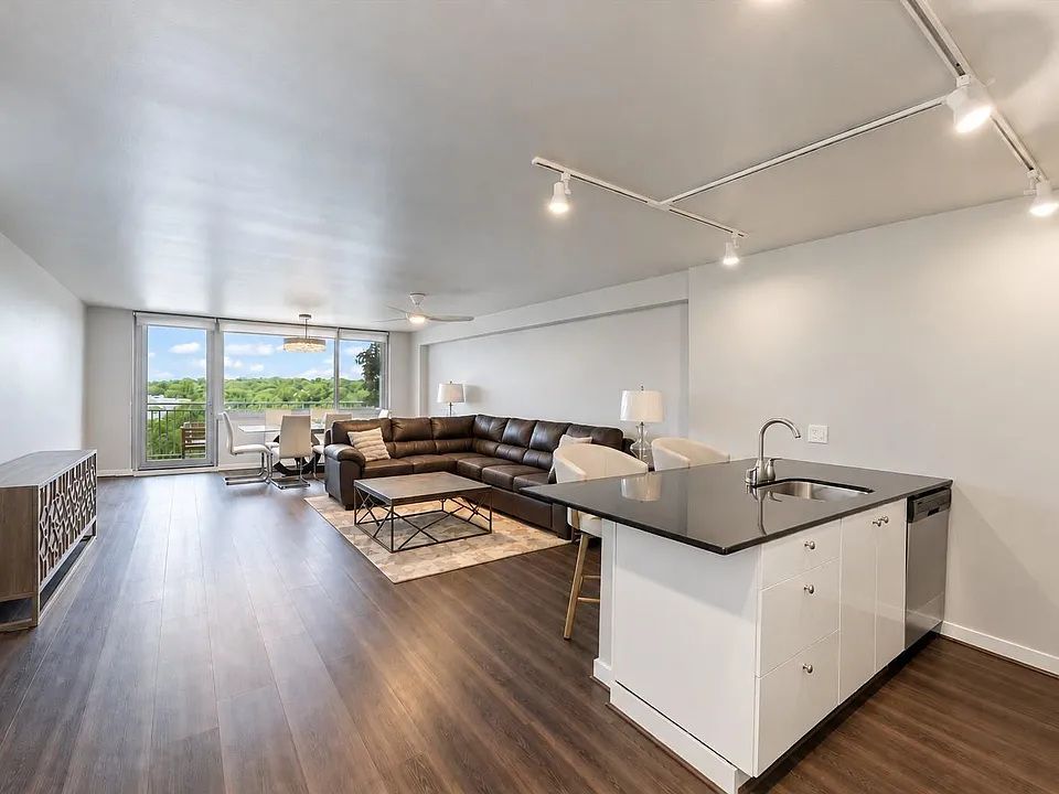 3883 Turtle Creek Blvd #717
