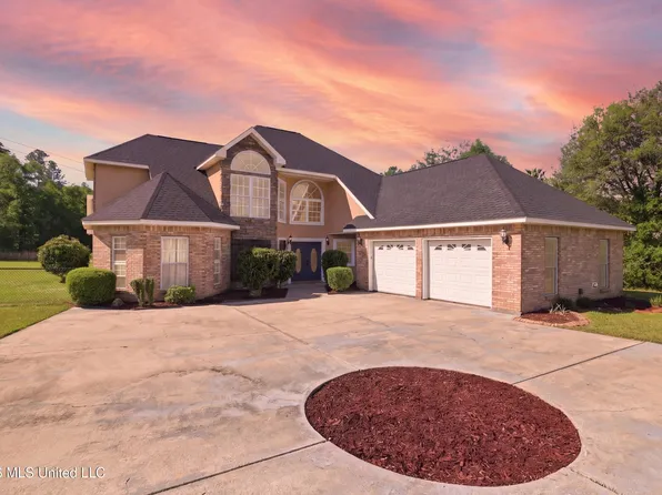 9045 W Cardinal Ln, Biloxi, MS 39532