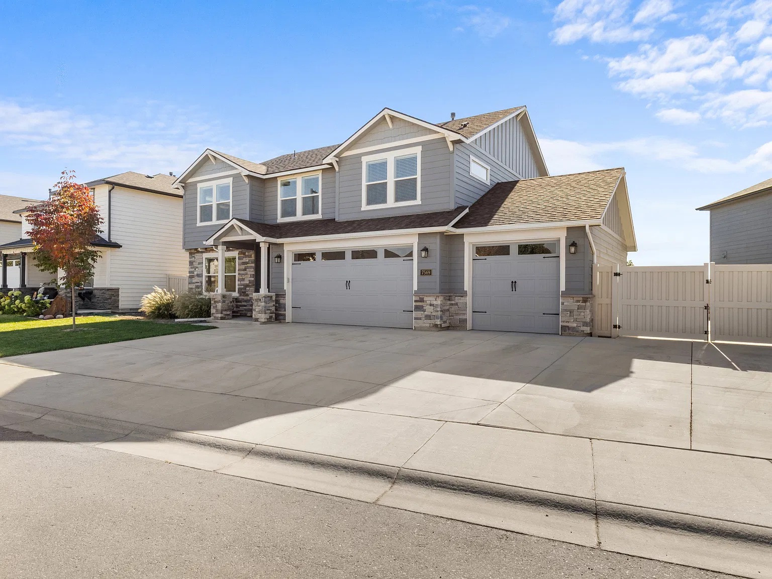 4 bed, 2.5 bath, 2578 sqft, $4,000 — Photo 2