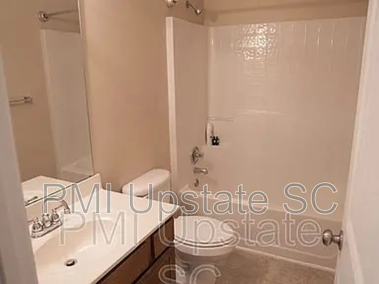 218 Marefair Ln — Photo 5