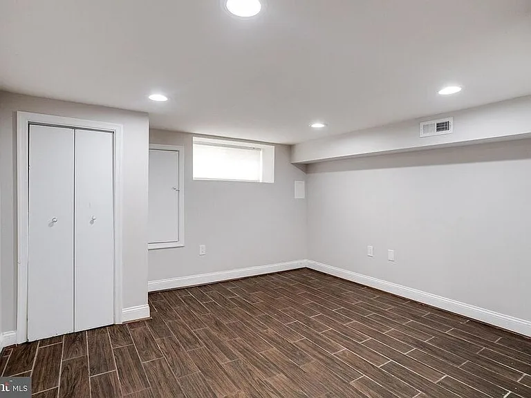 442 N Linwood Ave — Photo 25