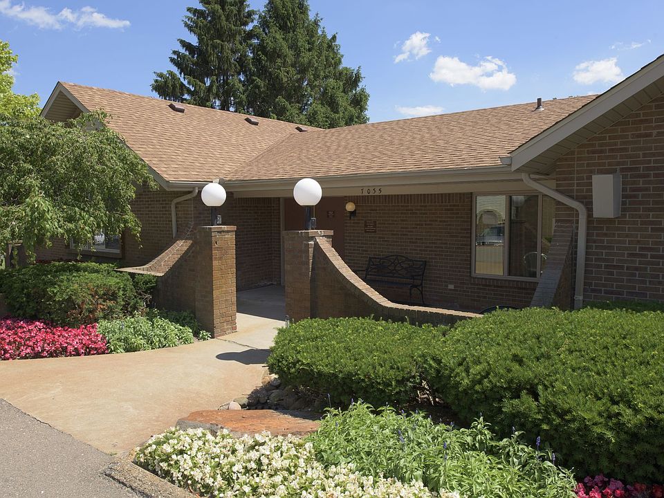 1st image of 7035 Round Hill Dr #B6