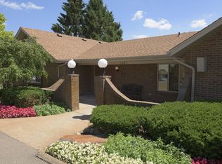 7035 Round Hill Dr #B6, Waterford, MI 48327