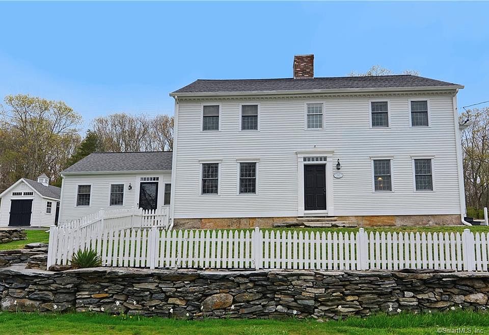 196, Traditional country house, WITH COLONIAL TILES