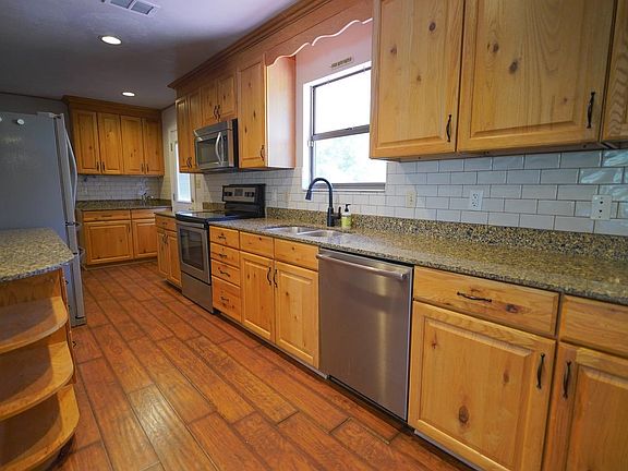 4th image of 4223 Woodbridge Rd
