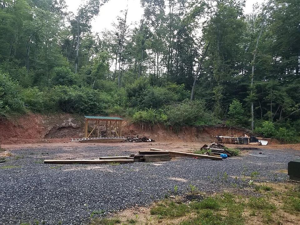 1st image of 793 Hornet Dr