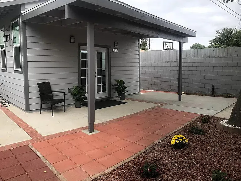 6927 Cozycroft Ave — Photo 15