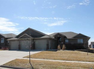 821 Jacob Cir, Garretson, SD 57030