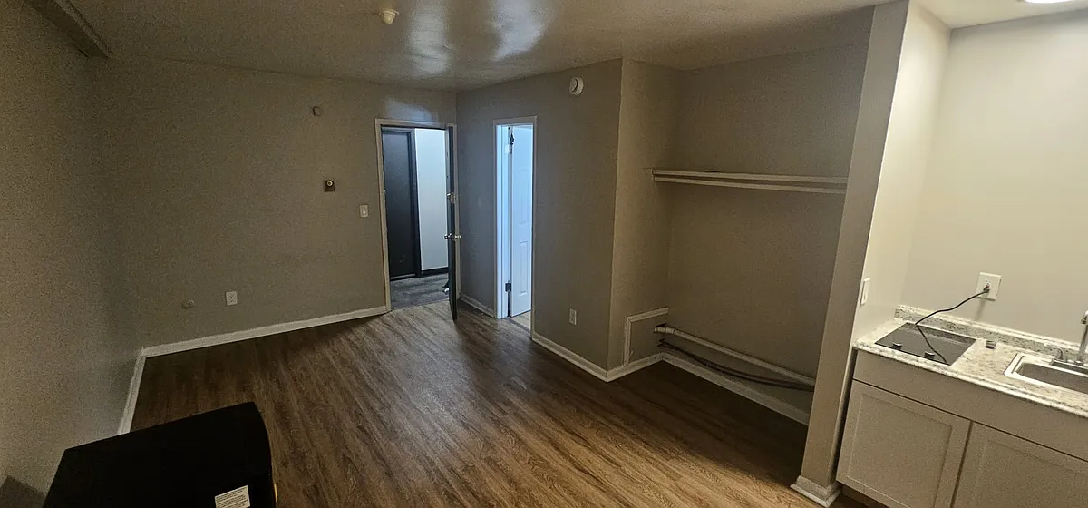 Building Photo - 308 Court St #1
