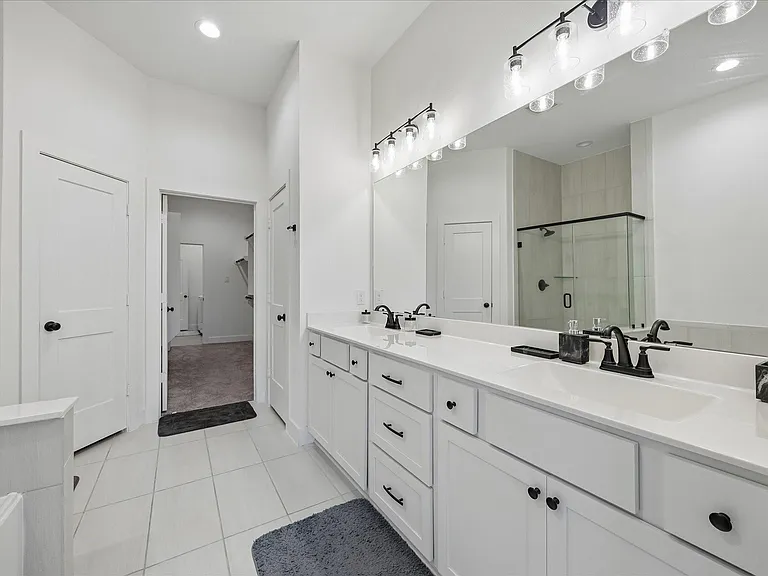 9702 Soto St — Photo 15