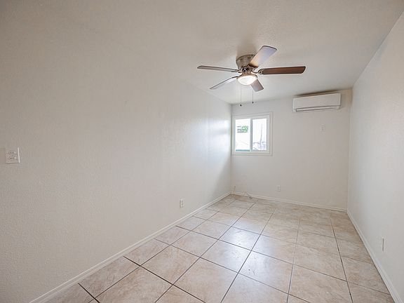 4th image of 864 E Chandler Blvd #17