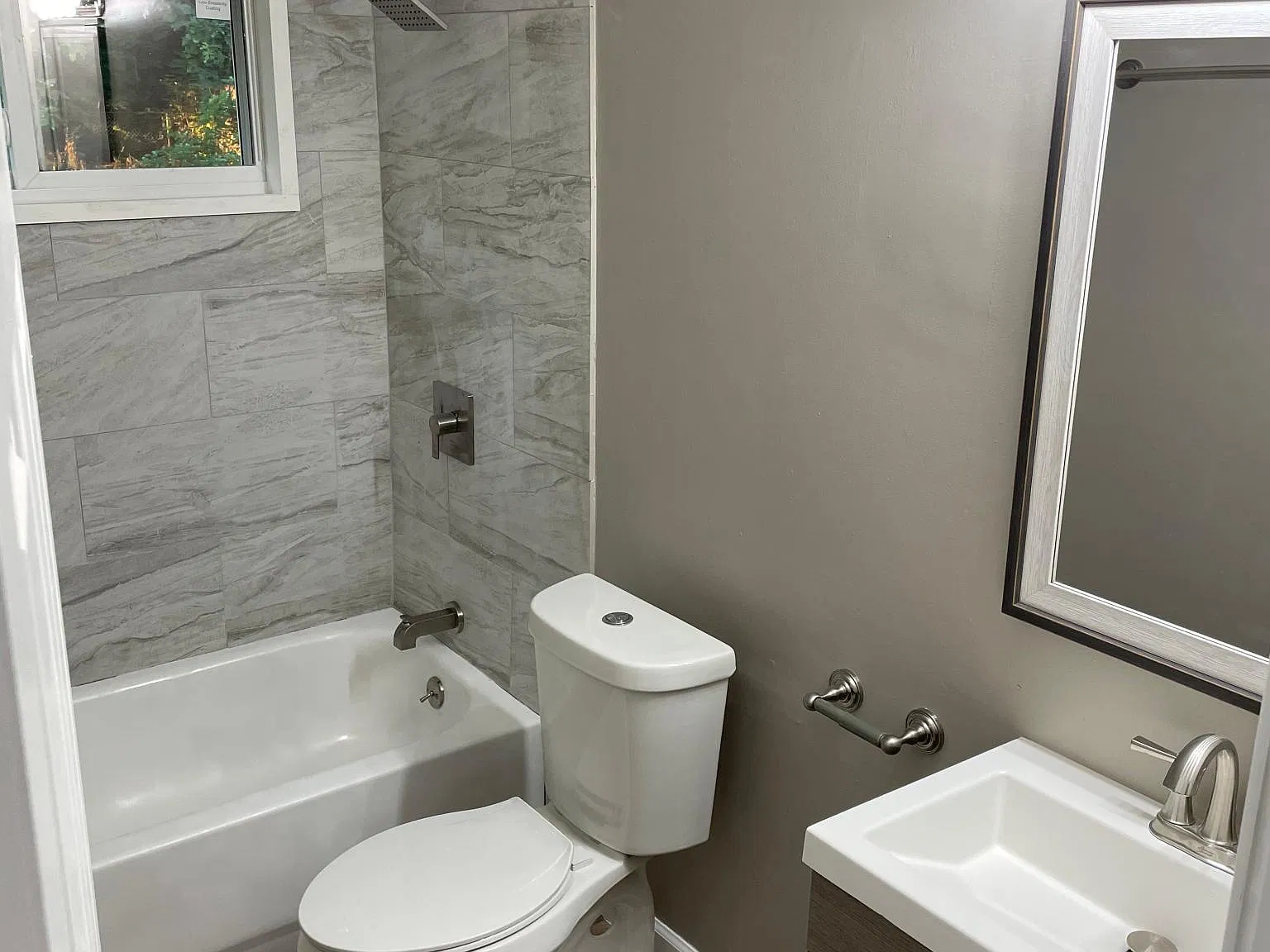 3 bed, 936 sqft, $1,550 — Photo 3
