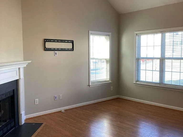 4424 Winton Dr — Photo 5