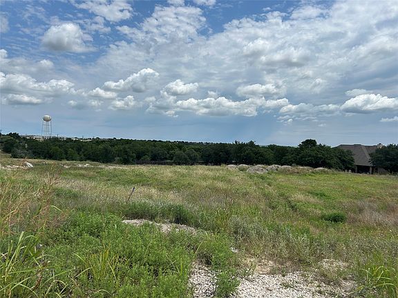 5th image of 705 Nocona