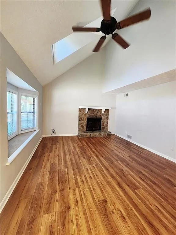 2 bed, 3.0 bath, 1488 sqft, $1,800 — Photo 2