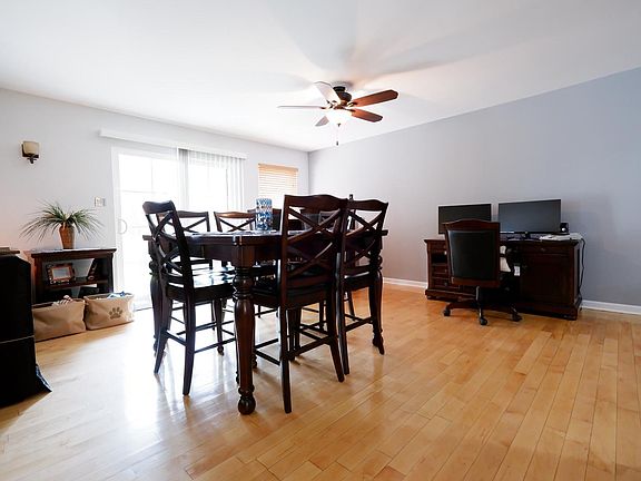 4th image of 104 Willow Creek Ln #104
