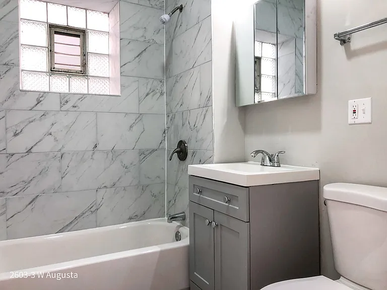 2601-03 W Augusta Blvd — Photo 12