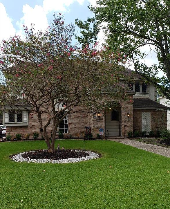 1st image of 20230 Laurel Lock Dr