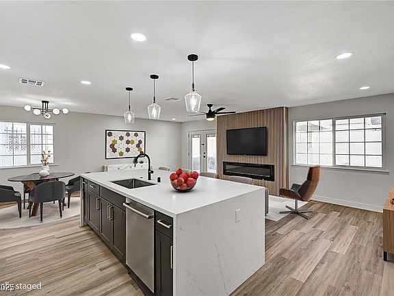 3rd image of 4804 El Tesoro Ave