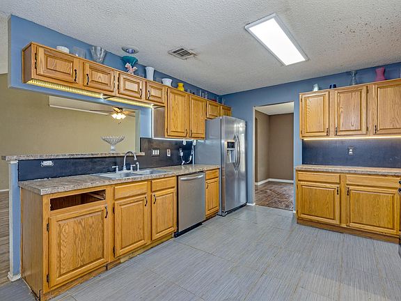 5th image of 4604 Shorewood Dr