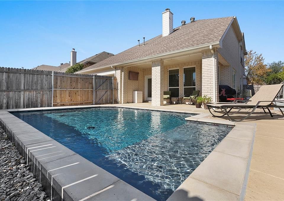 1st image of 2751 Crown Colony Dr