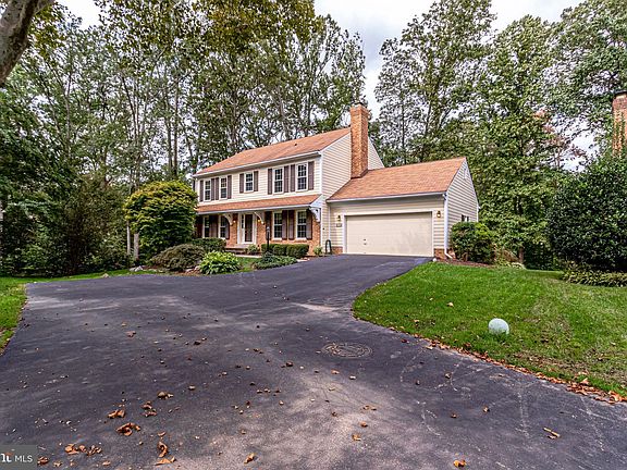 2nd image of 9158 Fort Fisher Ct