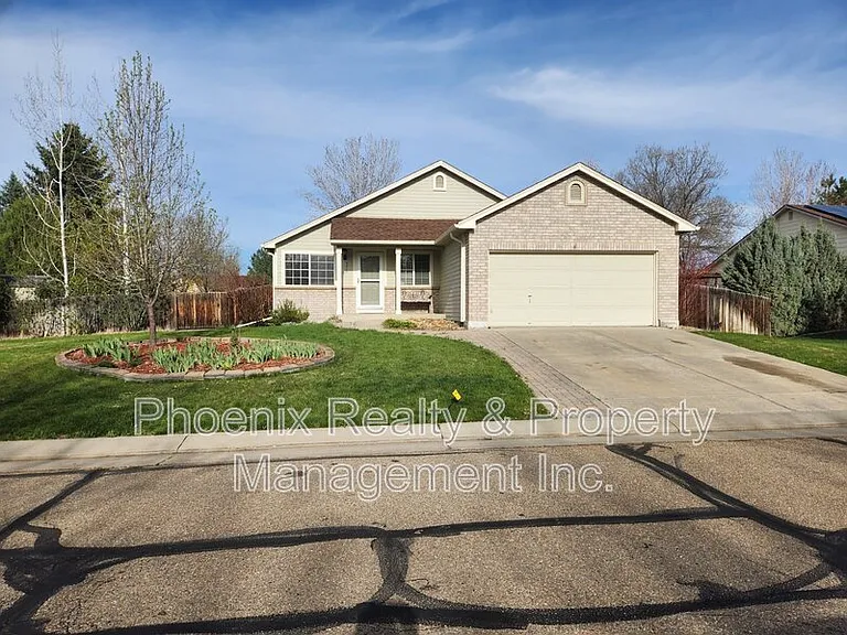 370 Harvest Point Dr — Photo 1