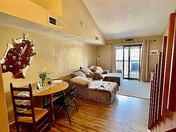3rd image of 503 Sunridge Dr APT R