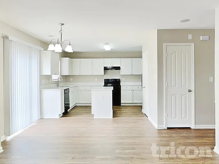 5251 Grays Ridge Dr — Photo 4