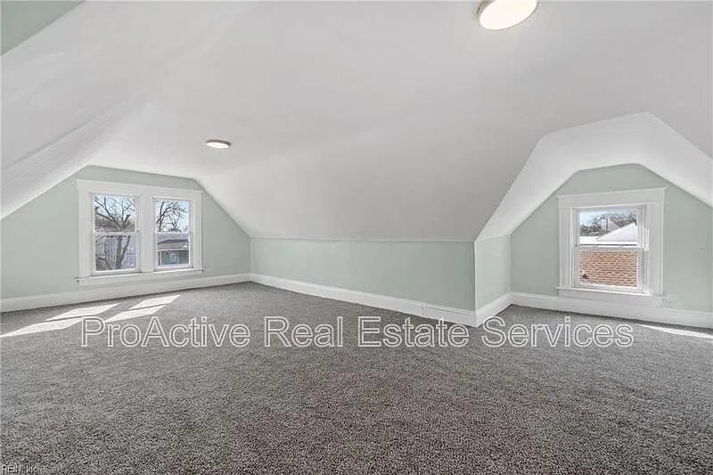 3 bed, 2.5 bath, 2000 sqft, $2,750 — Photo 2