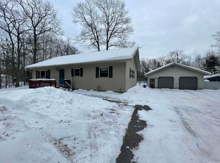 14 Arrowhead Dr, Marquette, MI 49855