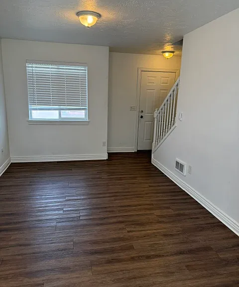 834 Saturn Ave #2 — Photo 4