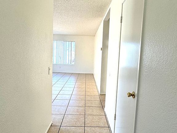 4th image of 1086 Stanley Ave APT 304