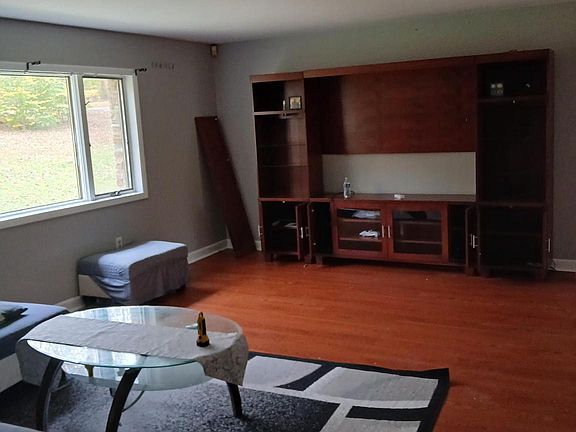 3rd image of 1540 Nicodemus Rd