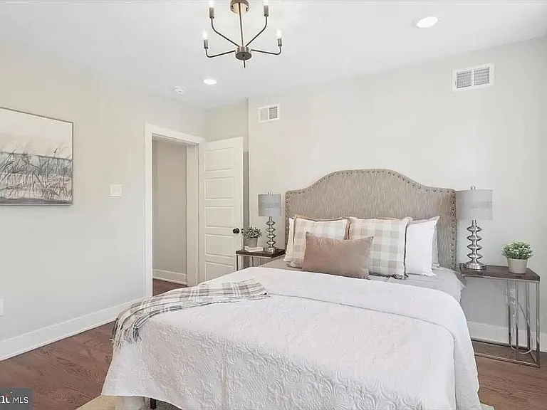 396 Ripka St — Photo 11