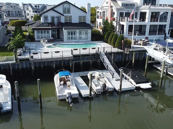 66 Pelican Dr, Avalon, NJ 08202
