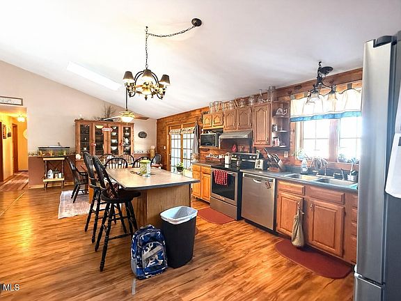 4th image of 85 Carver Falls Road