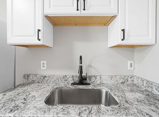 90 Appleton St, Lowell, MA 01852