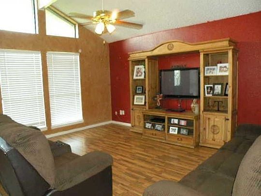 4th image of 14036 Saylors St